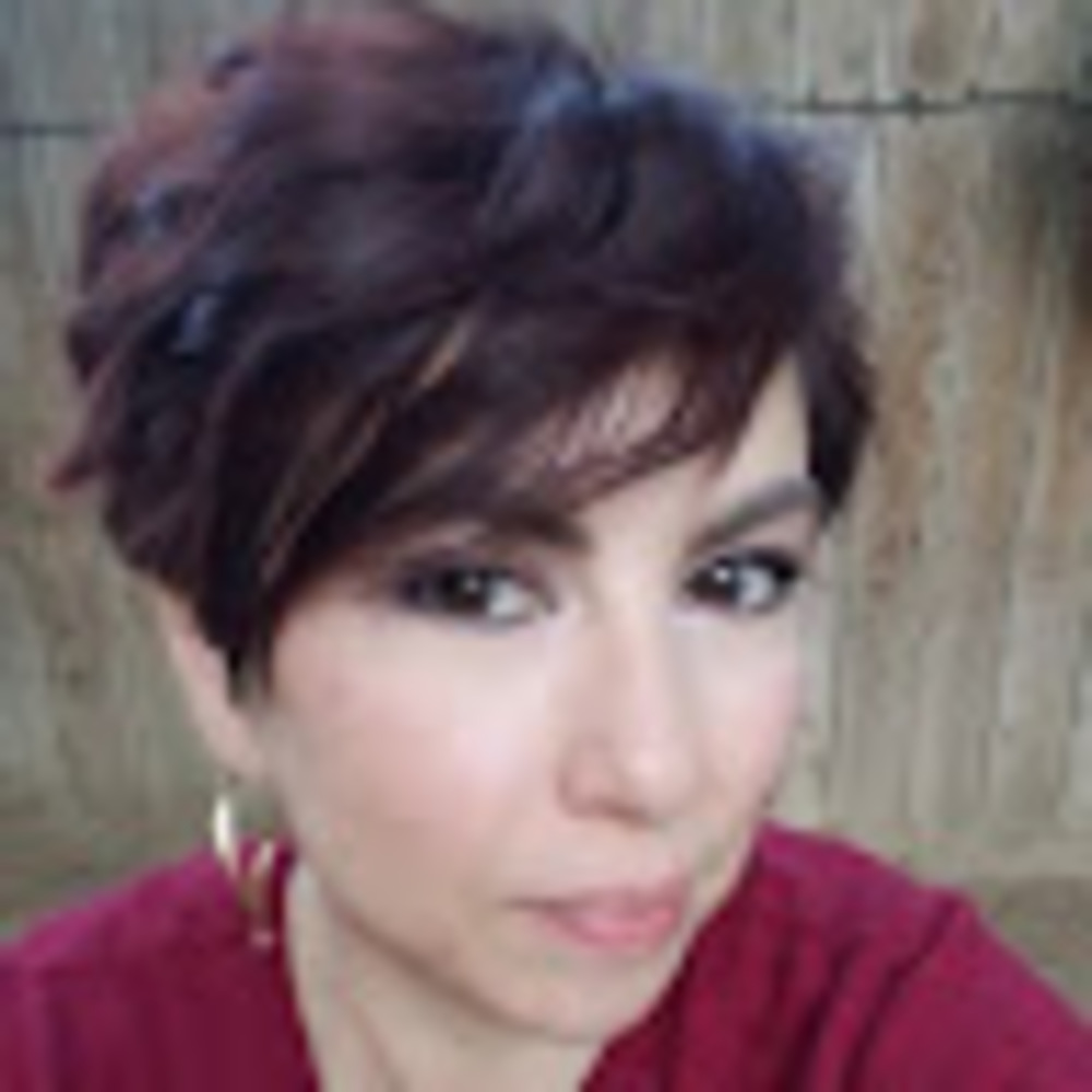 Meet your Posher, Adrienne